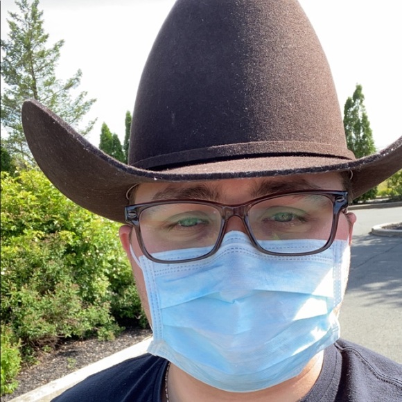 Meet your Posher, Tyler - Picture 1 of 1